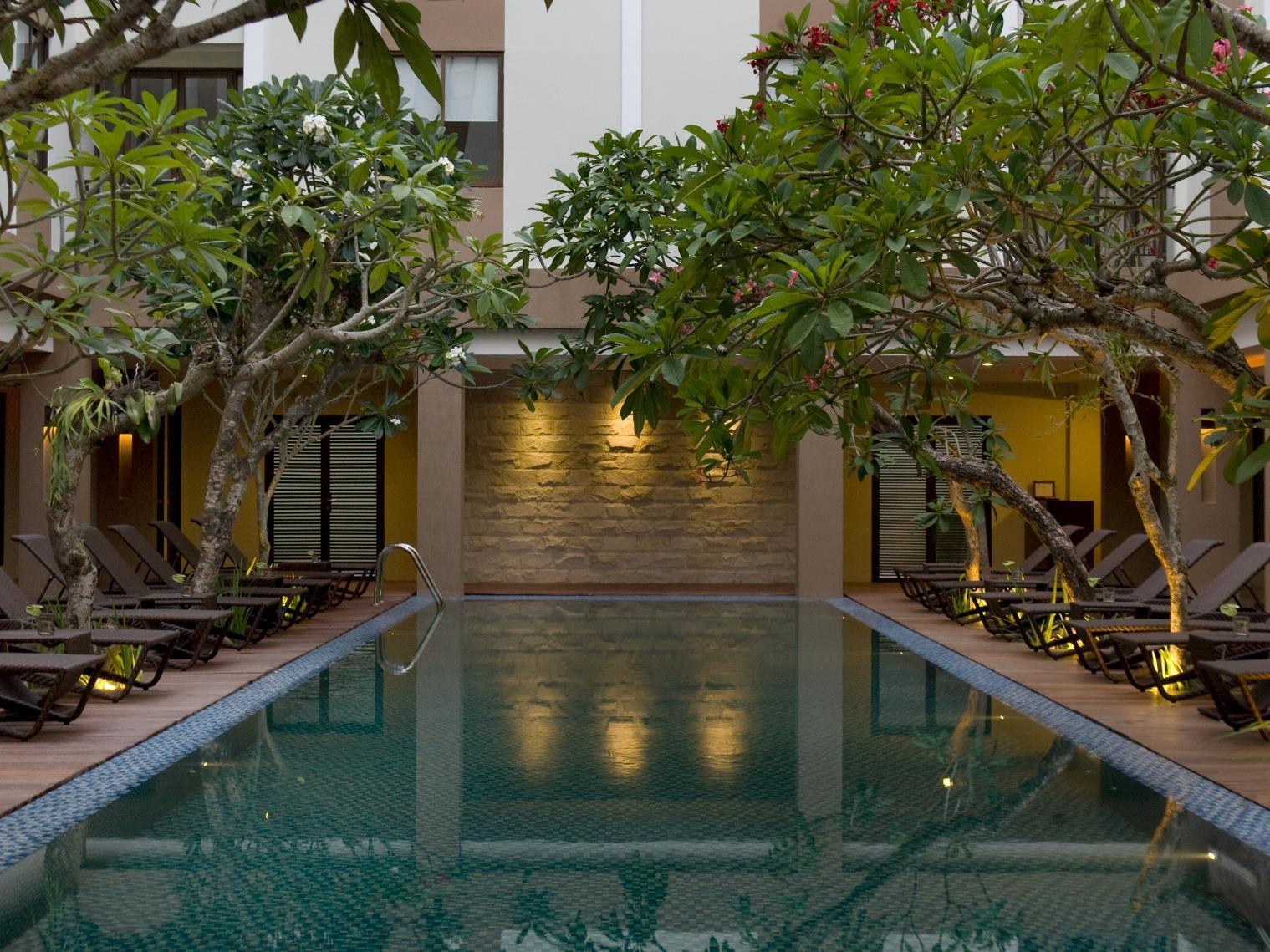 Hotel Santika Kuta Кута Екстериор снимка