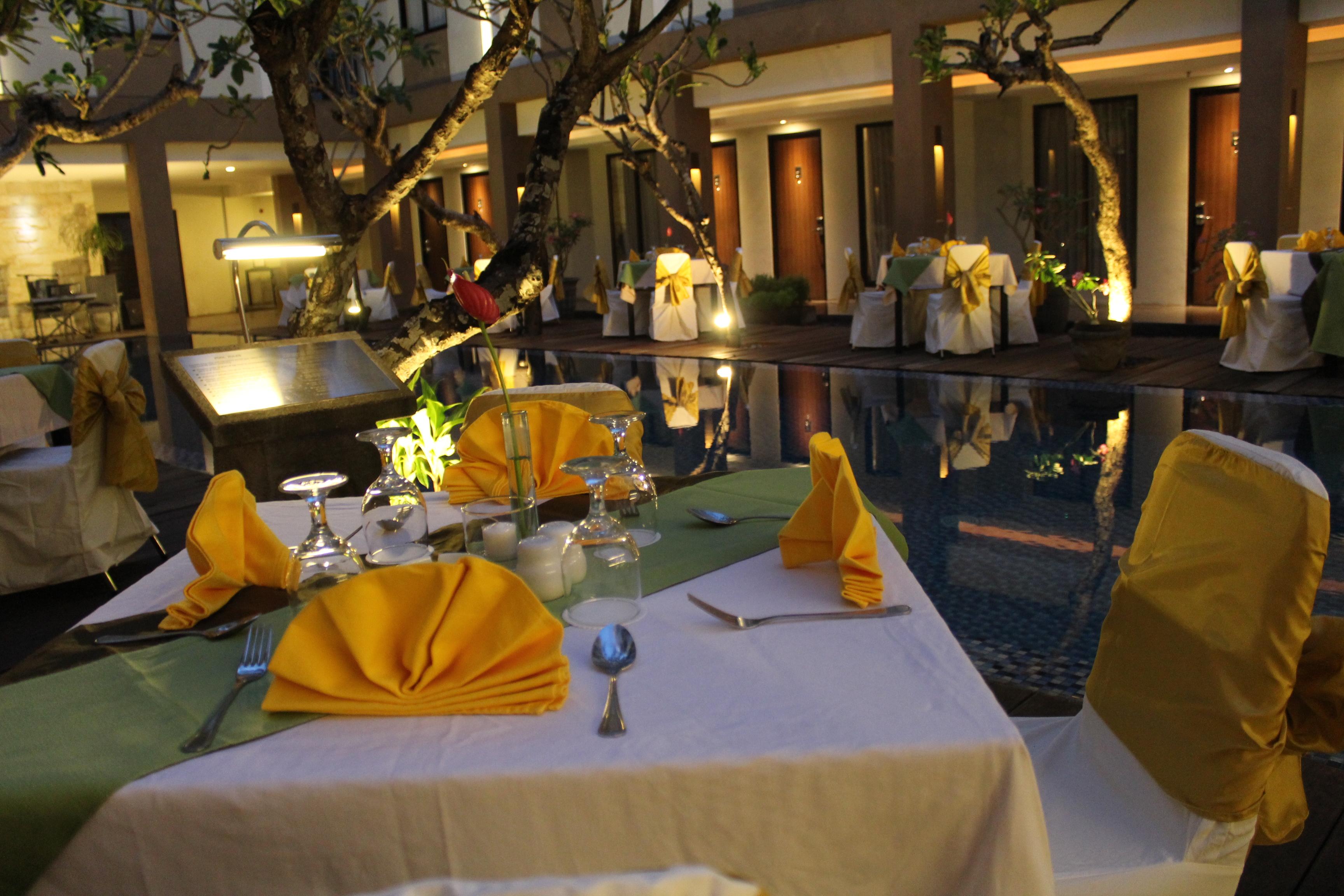 Hotel Santika Kuta Кута Екстериор снимка