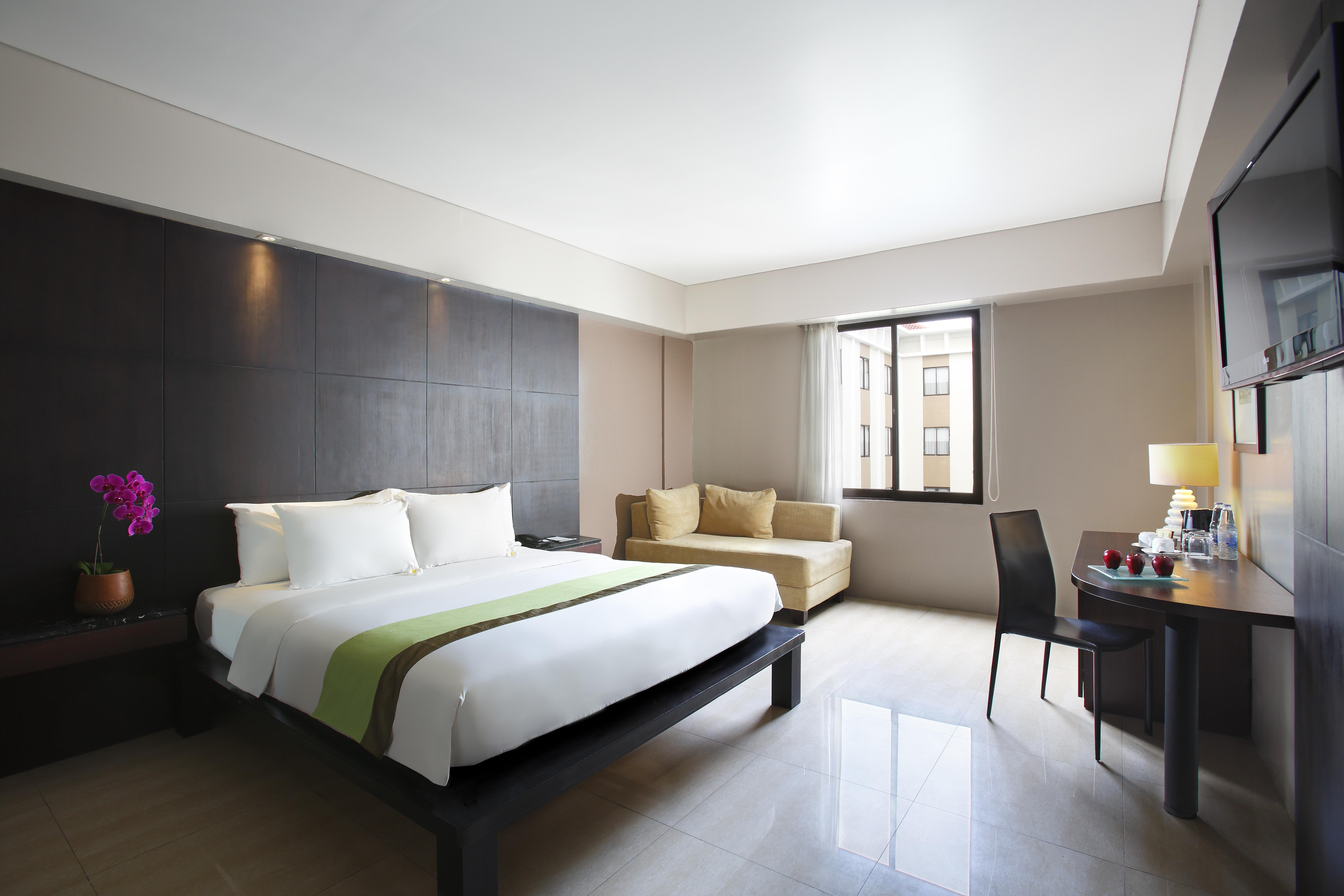 Hotel Santika Kuta Кута Екстериор снимка