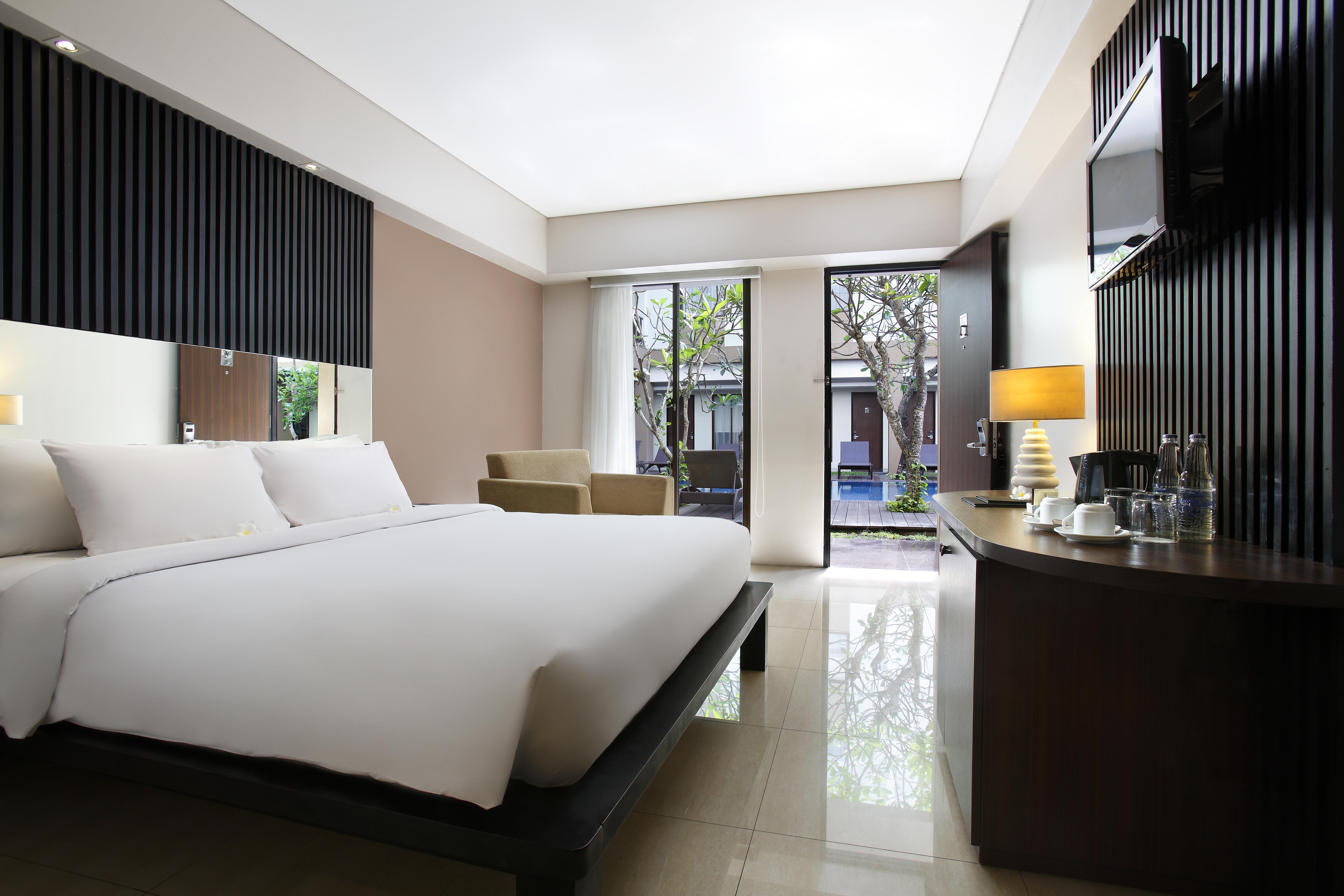 Hotel Santika Kuta Кута Екстериор снимка