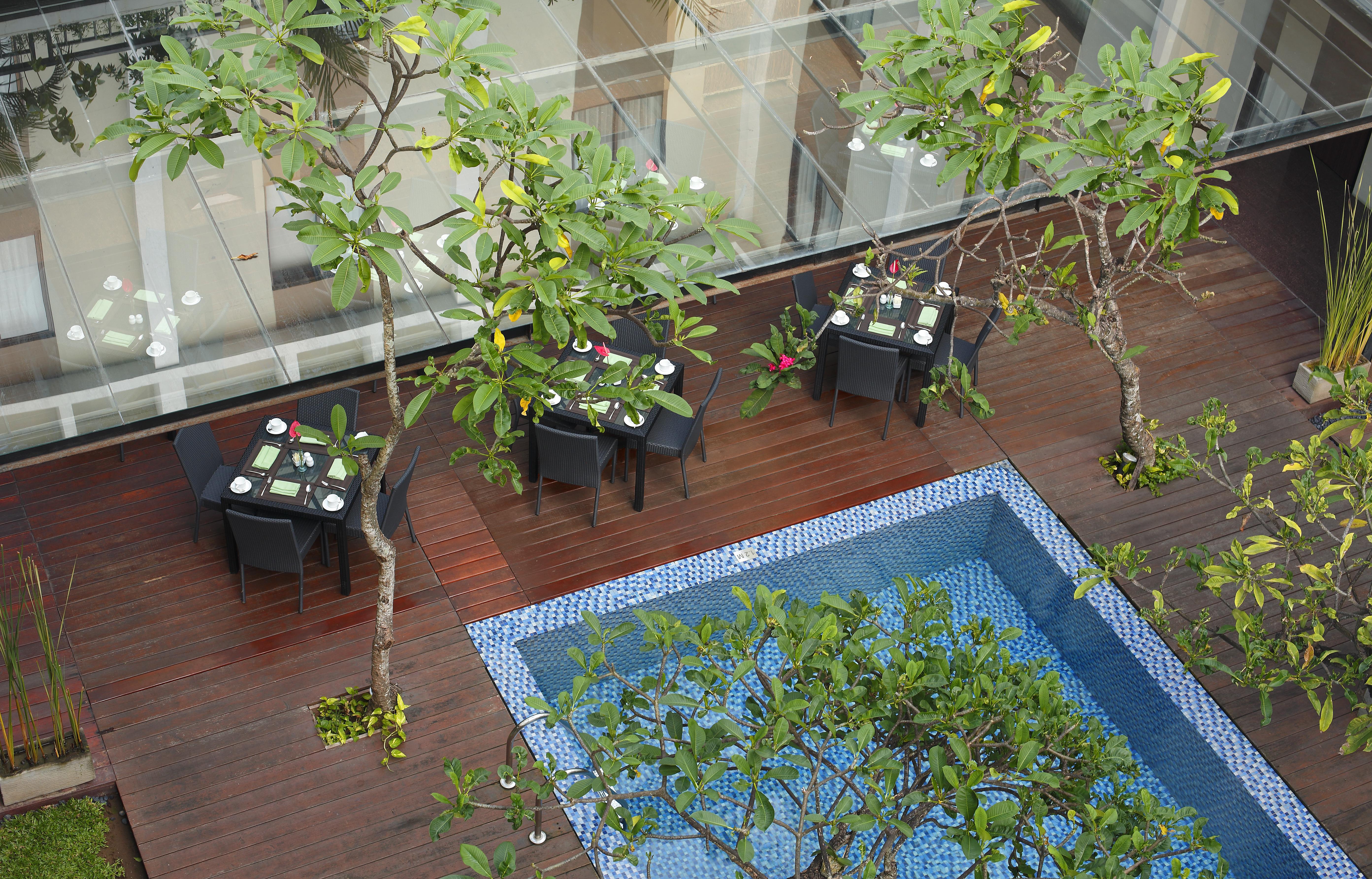 Hotel Santika Kuta Кута Екстериор снимка