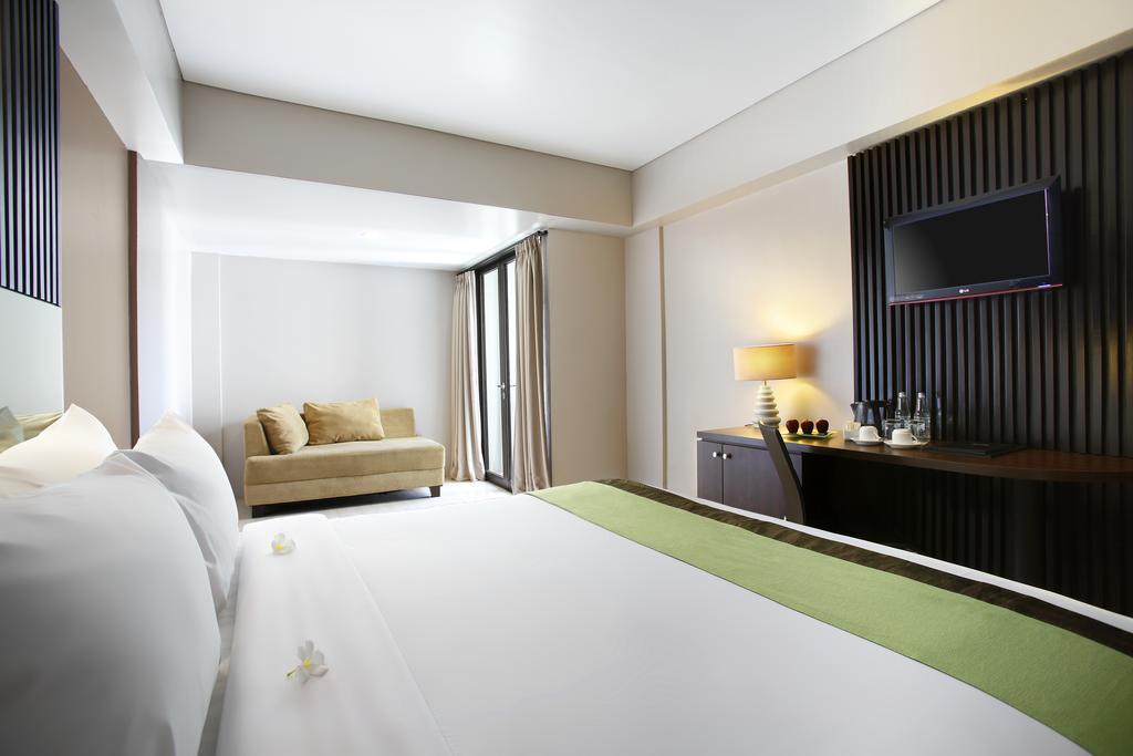 Hotel Santika Kuta Кута Екстериор снимка